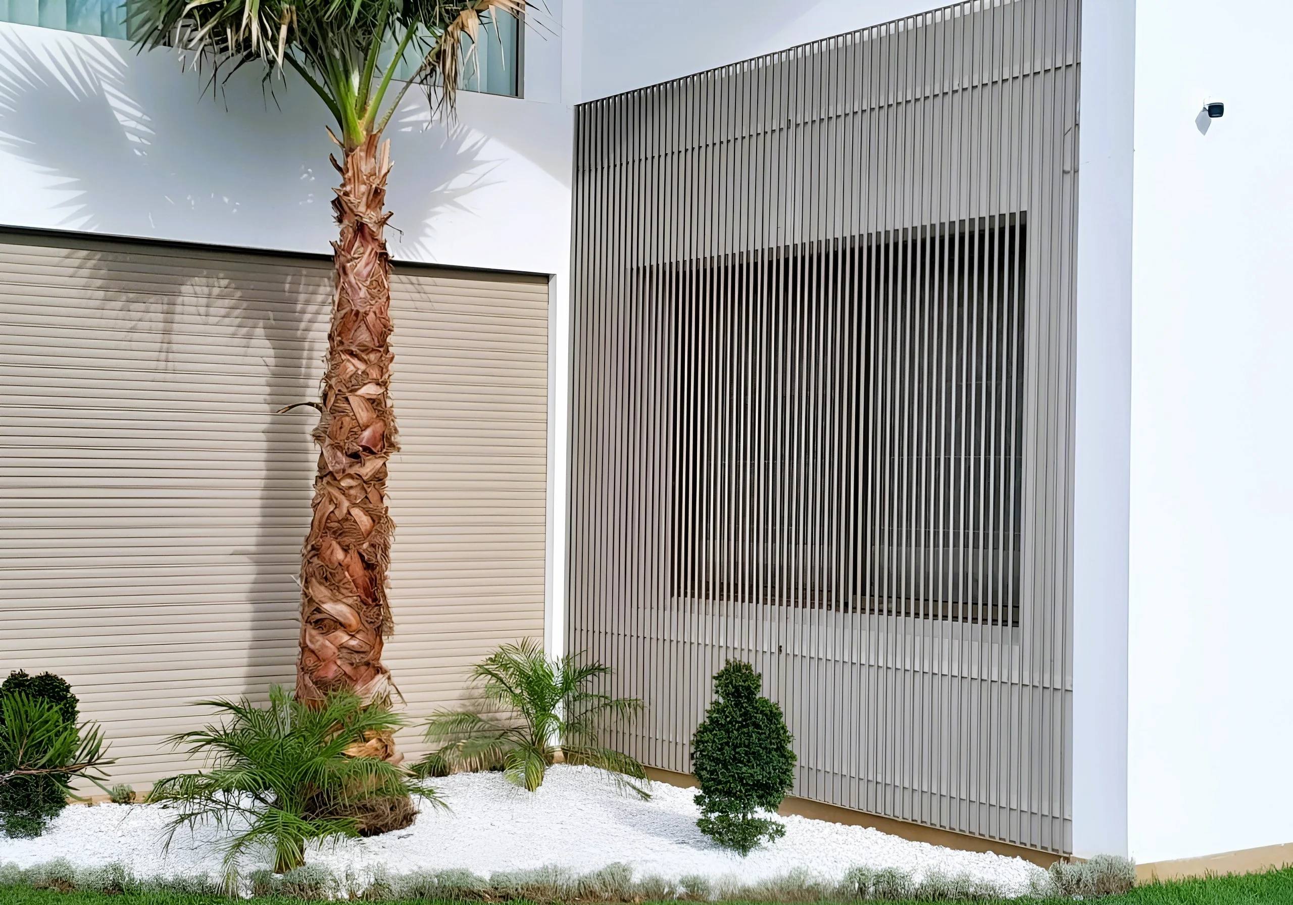 Galerie Brise-soleil BREEZE à lames biseautées