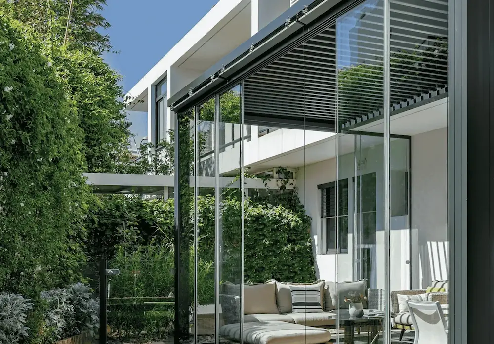 Coulissant vitré : Transparence et confort sur mesure
