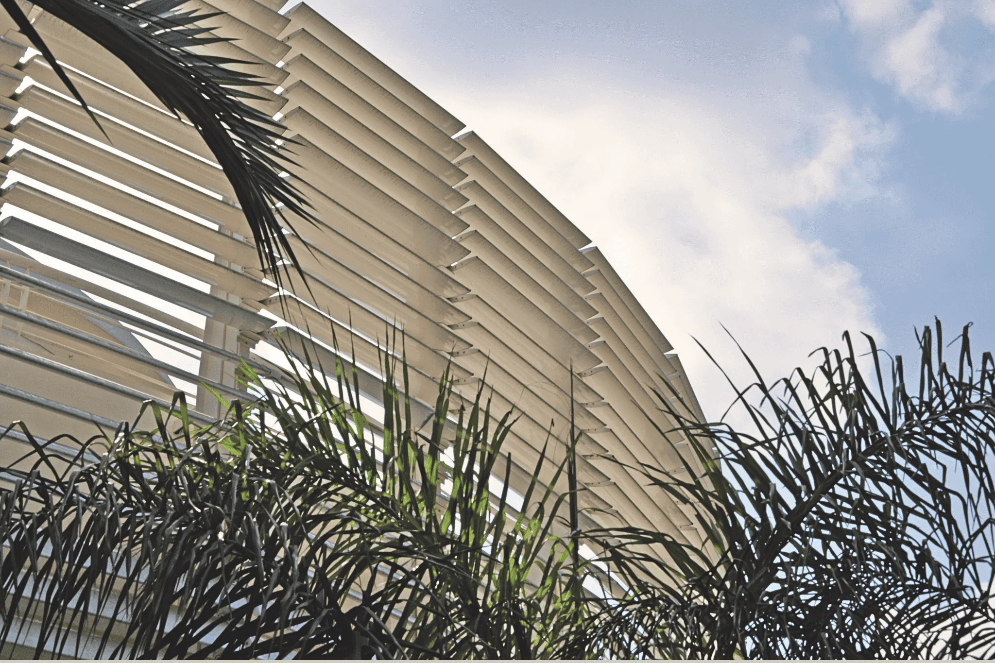 Galerie Brise-soleil BREEZE à lames en ailes d'avion