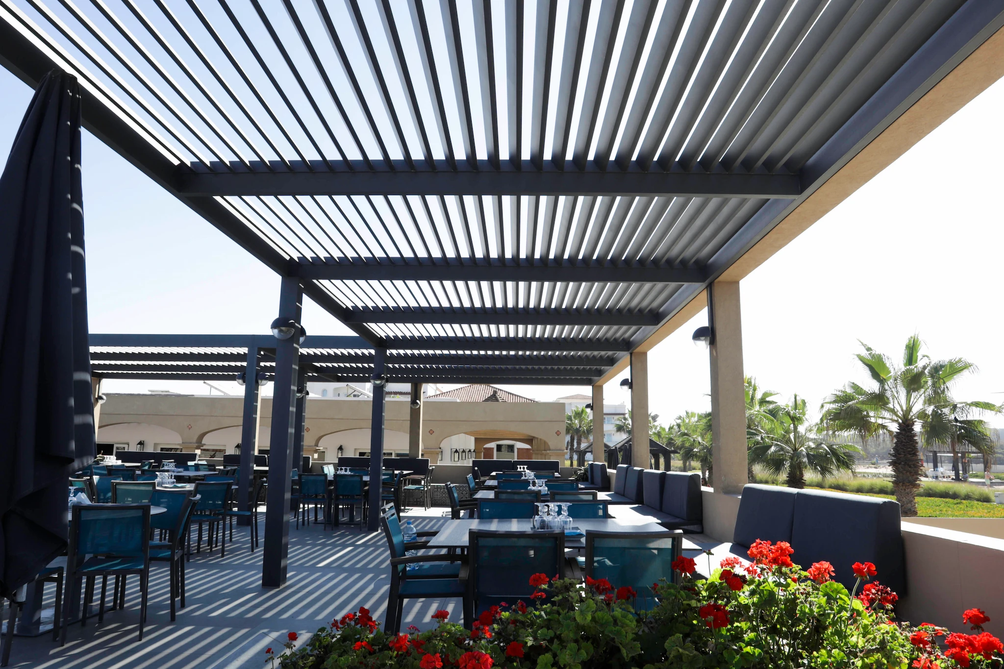 Galerie Pergola SUNWAY à lames fixes