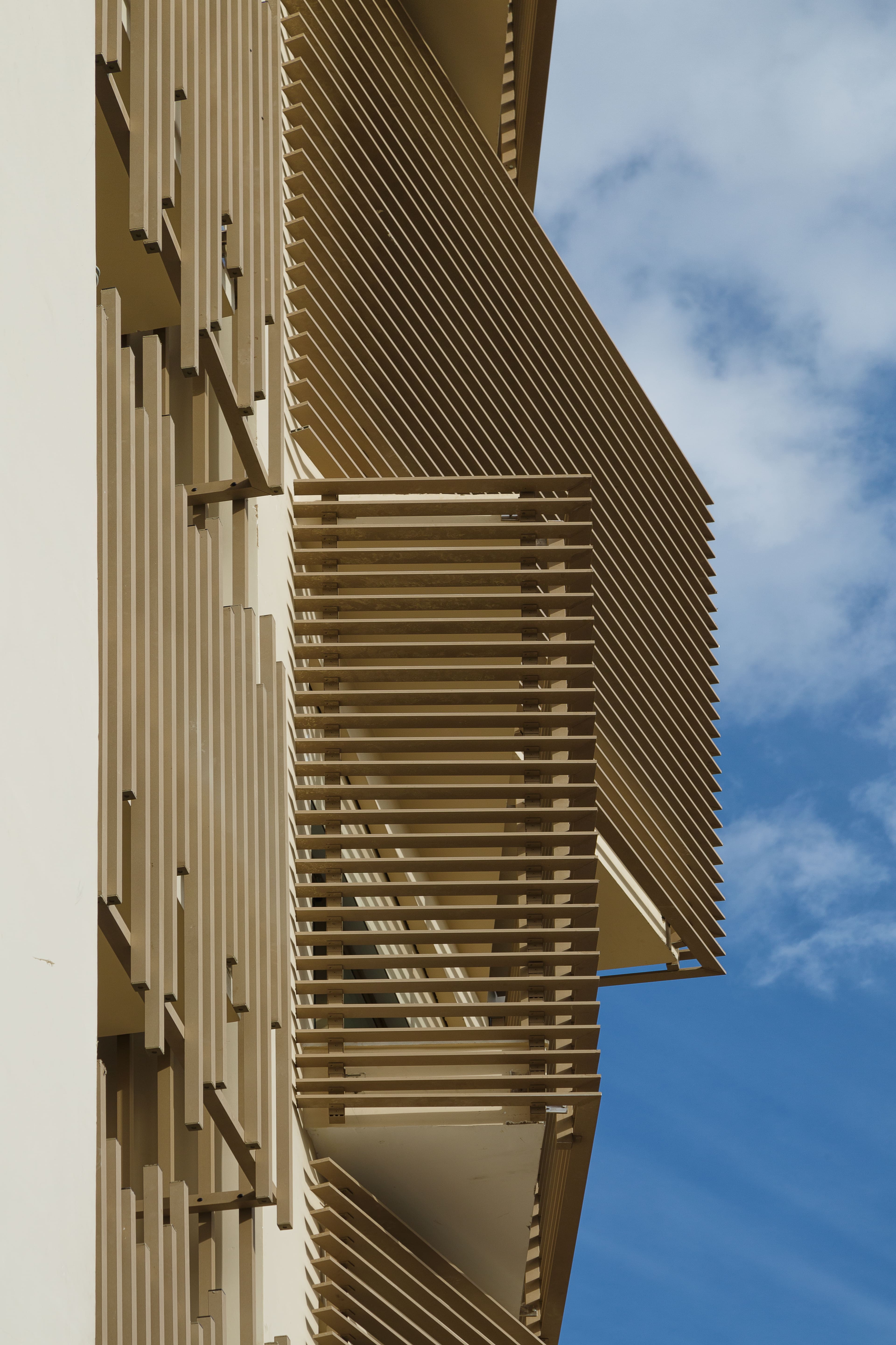 Persiennes SUNLINE - Façade de bâtiment